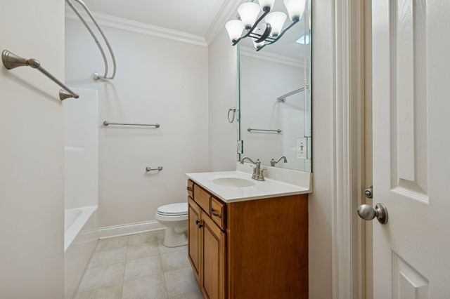 517 Nichols Ln, Gallatin, TN 37066