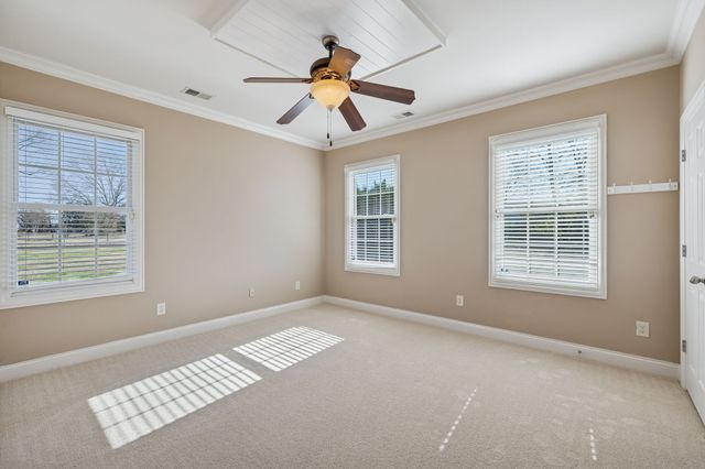 517 Nichols Ln, Gallatin, TN 37066