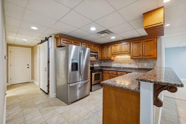 517 Nichols Ln, Gallatin, TN 37066