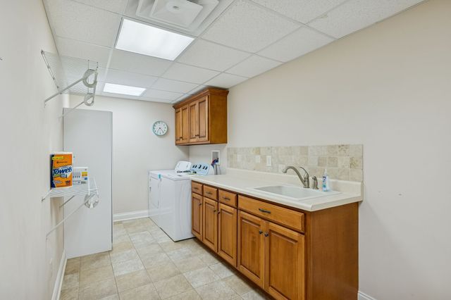 517 Nichols Ln, Gallatin, TN 37066