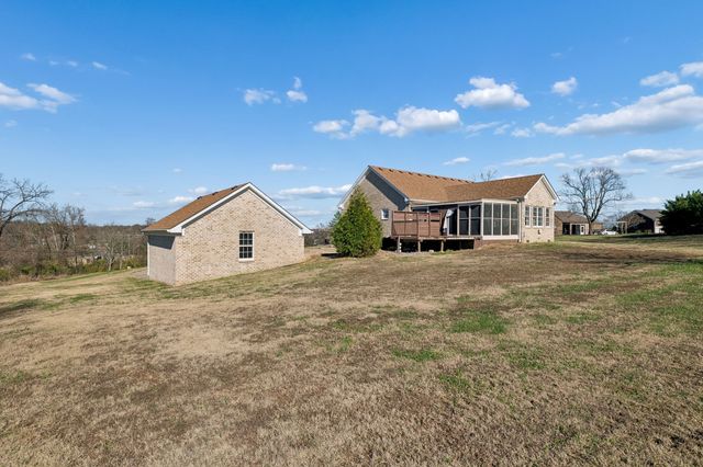 517 Nichols Ln, Gallatin, TN 37066
