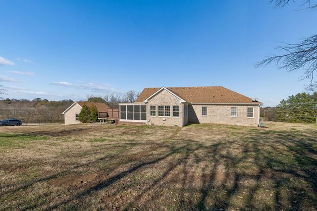517 Nichols Ln, Gallatin, TN 37066