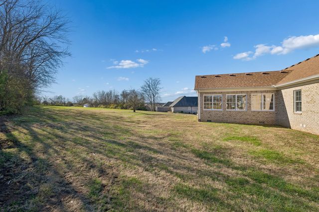 517 Nichols Ln, Gallatin, TN 37066