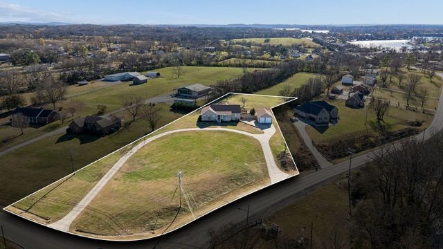 517 Nichols Ln, Gallatin, TN 37066