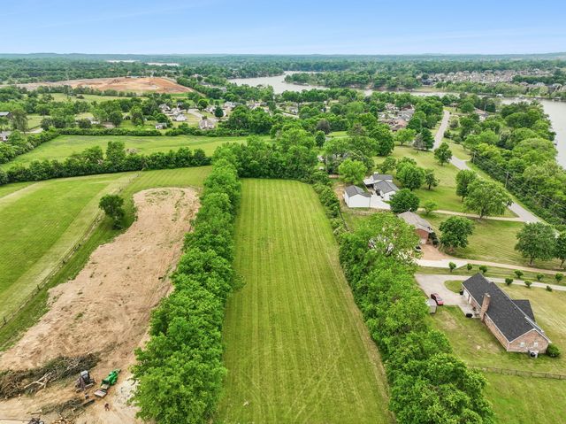517 Nichols Ln, Gallatin, TN 37066
