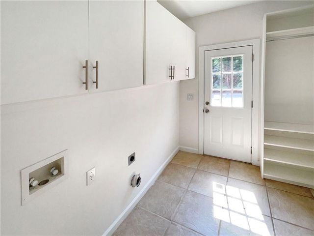 1900 Chattahoochee Run Drive, Suwanee, GA 30024