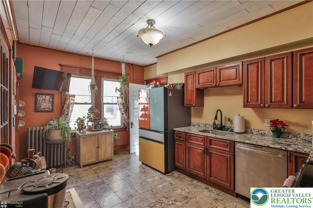 369 Mauch Chunk Street, Nazareth Boro, PA 18064