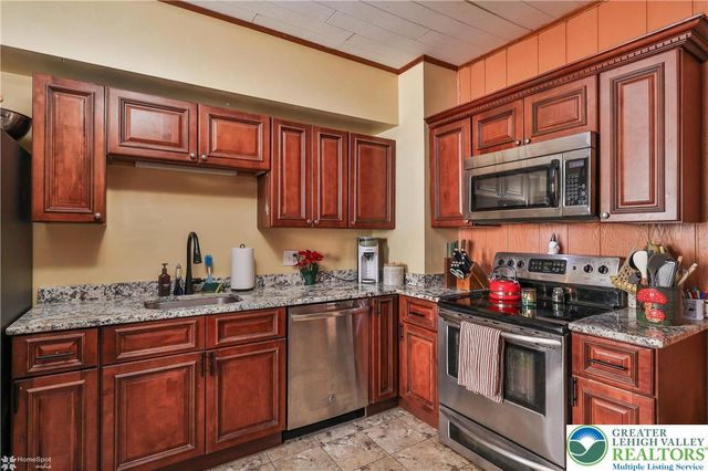 369 Mauch Chunk Street, Nazareth Boro, PA 18064