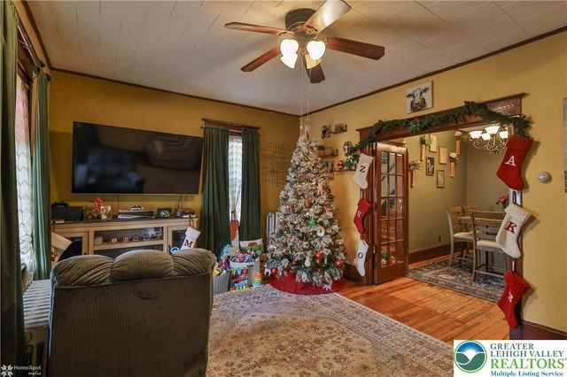 369 Mauch Chunk Street, Nazareth Boro, PA 18064