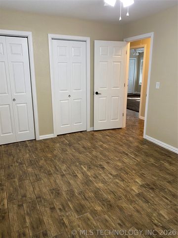 107 N Main Street, Grove, OK 74344