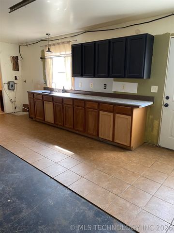 107 N Main Street, Grove, OK 74344