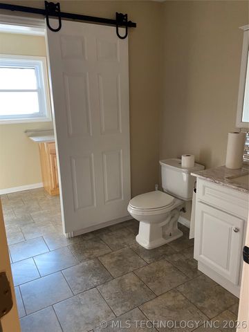 107 N Main Street, Grove, OK 74344