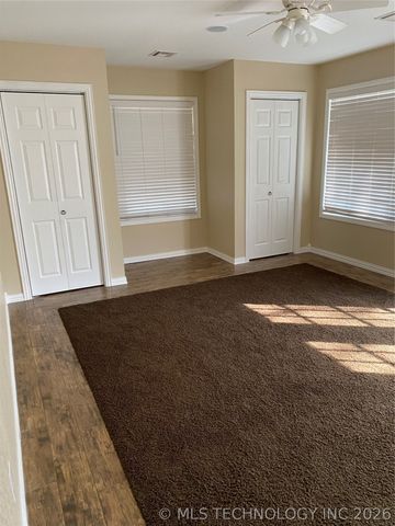 107 N Main Street, Grove, OK 74344