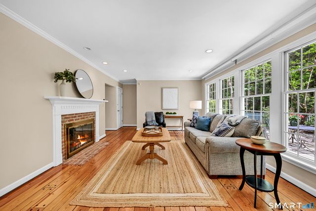 3 Glenmore Drive, Farmington, CT 06032