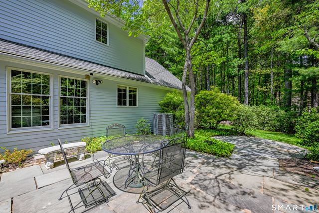 3 Glenmore Drive, Farmington, CT 06032