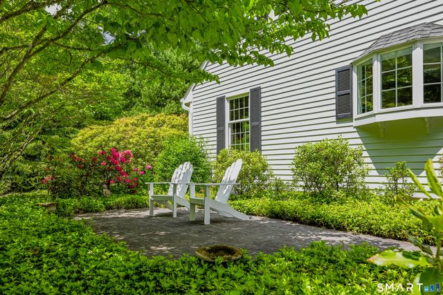 3 Glenmore Drive, Farmington, CT 06032