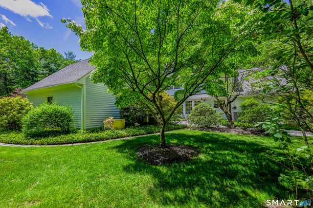 3 Glenmore Drive, Farmington, CT 06032
