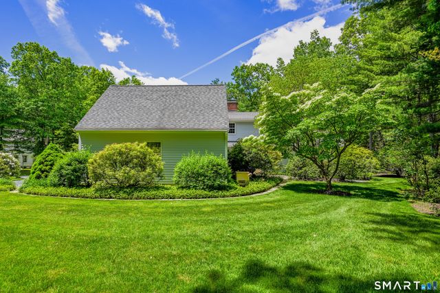 3 Glenmore Drive, Farmington, CT 06032