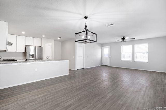 11927 Pewee, San Antonio, TX 78221