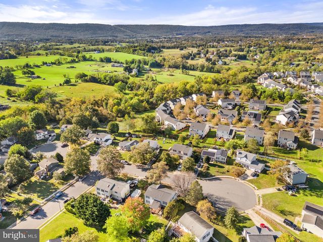 27 MILLS CT, Lovettsville, VA 20180