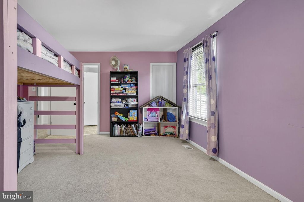 27 MILLS CT, Lovettsville, VA 20180
