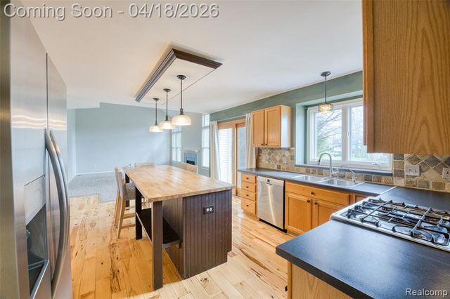 3249 Mackenzie Court, Howell, MI 48843