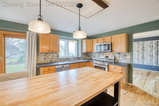 3249 Mackenzie Court, Howell, MI 48843