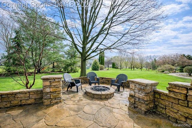 3249 Mackenzie Court, Howell, MI 48843