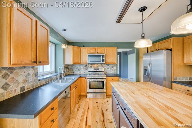 3249 Mackenzie Court, Howell, MI 48843