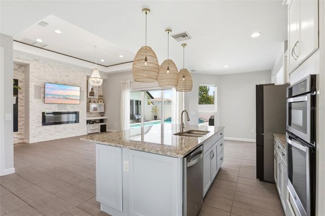 2562 HERITAGE GREEN AVENUE, Davenport, FL 33837