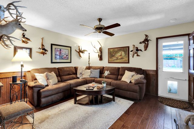 1130 Clubhouse Drive, Mansfield, TX 76063