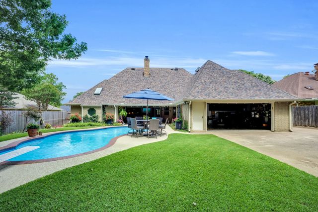 1130 Clubhouse Drive, Mansfield, TX 76063