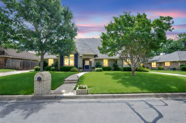 1130 Clubhouse Drive, Mansfield, TX 76063