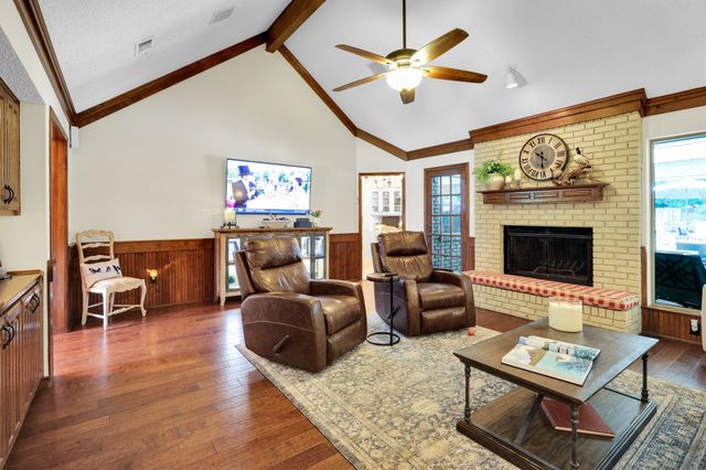 1130 Clubhouse Drive, Mansfield, TX 76063