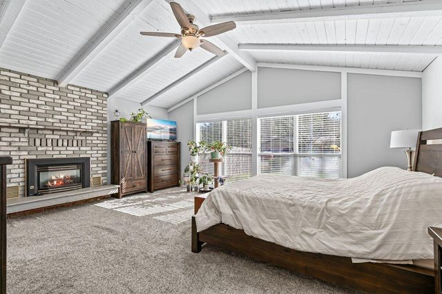 2860 W Griffin Creek Road, Medford, OR 97501