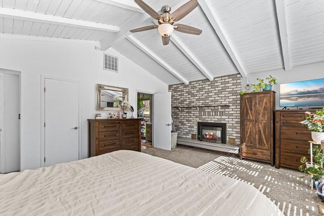 2860 W Griffin Creek Road, Medford, OR 97501