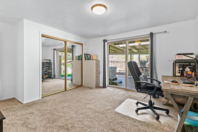 2860 W Griffin Creek Road, Medford, OR 97501