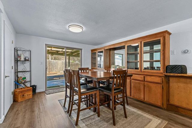 2860 W Griffin Creek Road, Medford, OR 97501