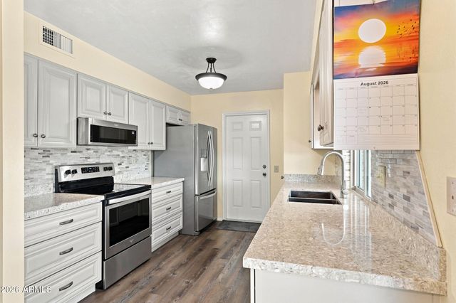 10534 W TUMBLEWOOD Drive, Sun City, AZ 85351