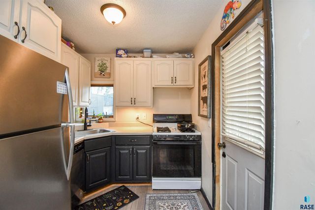 400 S Lowell Ave Avenue, Sioux Falls, SD 57103