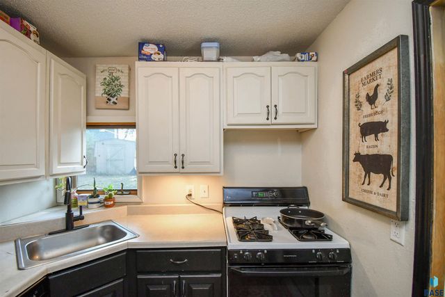 400 S Lowell Ave Avenue, Sioux Falls, SD 57103