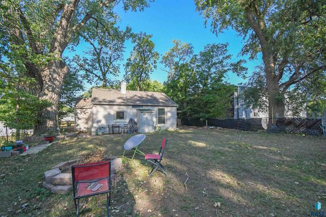 400 S Lowell Ave Avenue, Sioux Falls, SD 57103