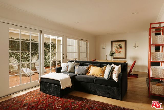 2741 Bottlebrush Drive, Los Angeles, CA 90077