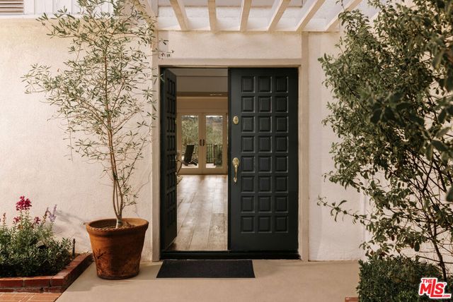 2741 Bottlebrush Drive, Los Angeles, CA 90077