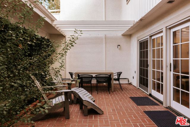 2741 Bottlebrush Drive, Los Angeles, CA 90077