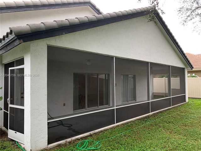 2444 Stonegate Dr, Wellington, FL 33414