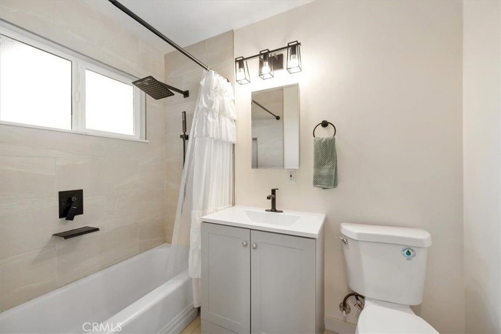 Image 25 of property listing at 830 Pearl, Arroyo Grande, CA 93420