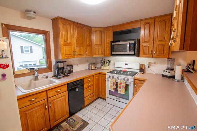 27 Old Colony Road, North Stonington, CT 06359