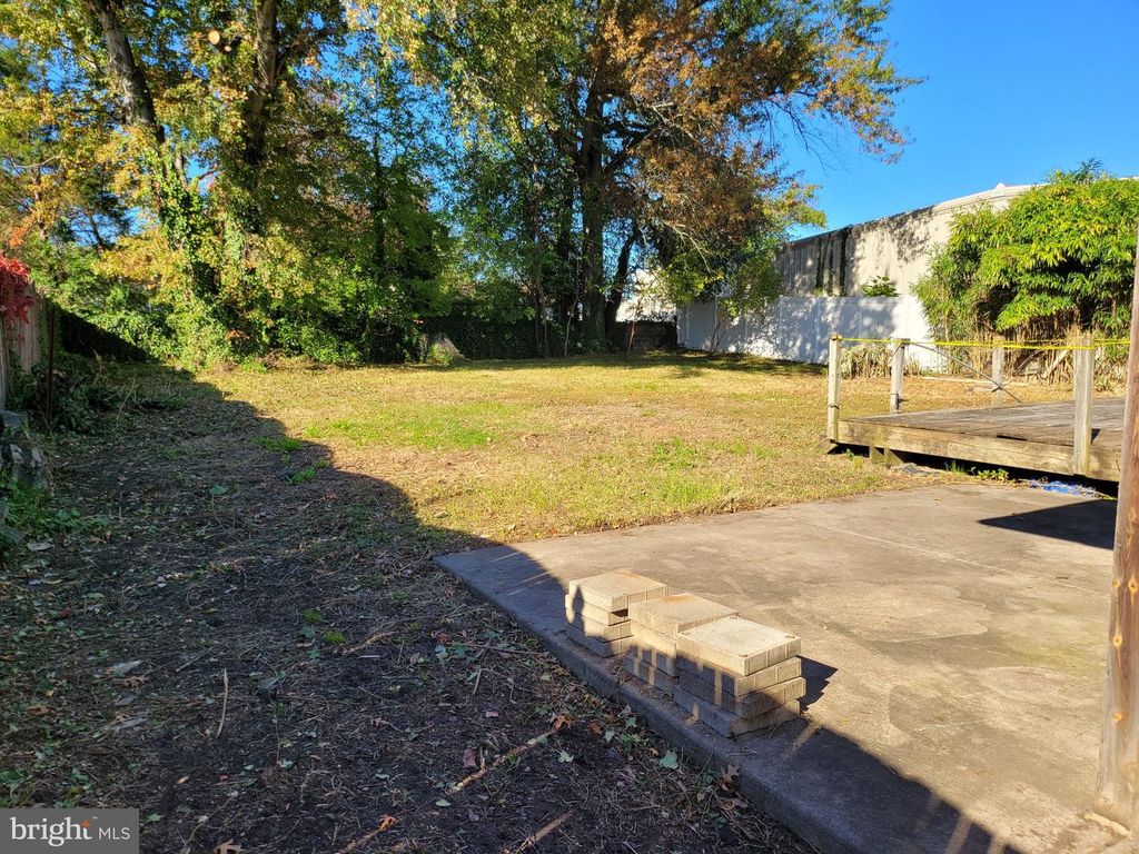 17 W MAPLE AVE, BELLMAWR, NJ 08031 — photo 5