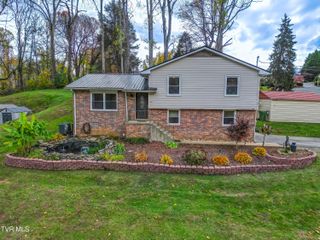 304 Deerfield Drive, Bristol, TN 37620